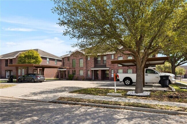 Building Photo - 213 S 49th St