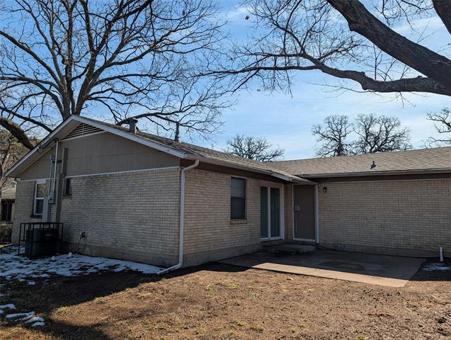 Building Photo - 4725 Leonard St