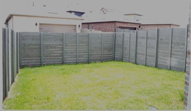 Building Photo - 925 Plaza Ln