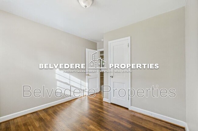 Building Photo - 2913 Wildwood Dr