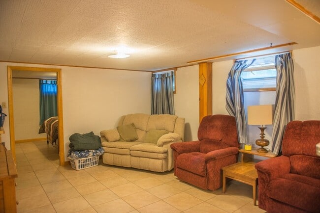 Building Photo - 1 Bed 3/4 Bath basement apartments by CMU ...