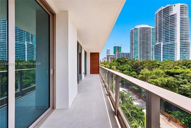 Building Photo - 2200 Brickell Ave