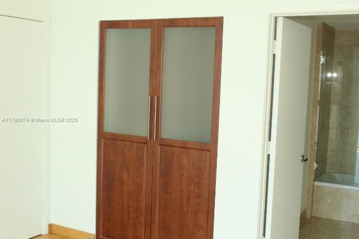 Building Photo - 1331 Brickell Bay Dr