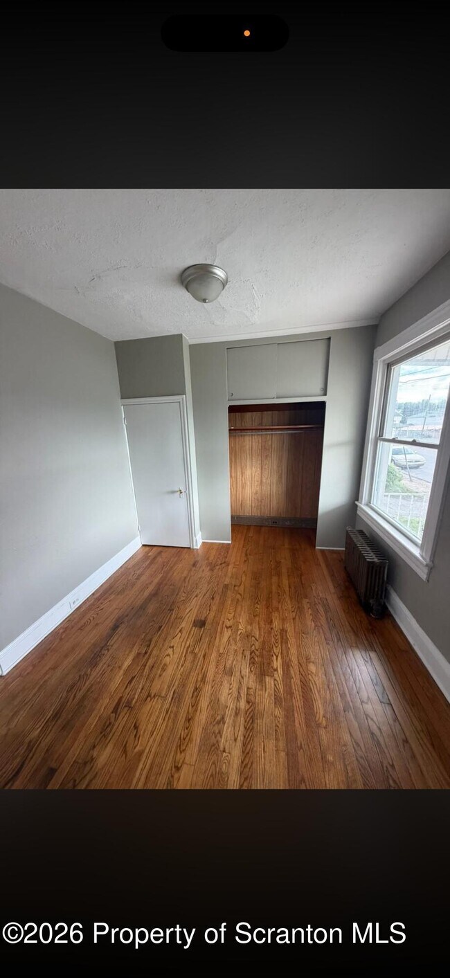 Building Photo - 216 N Garfield Ave