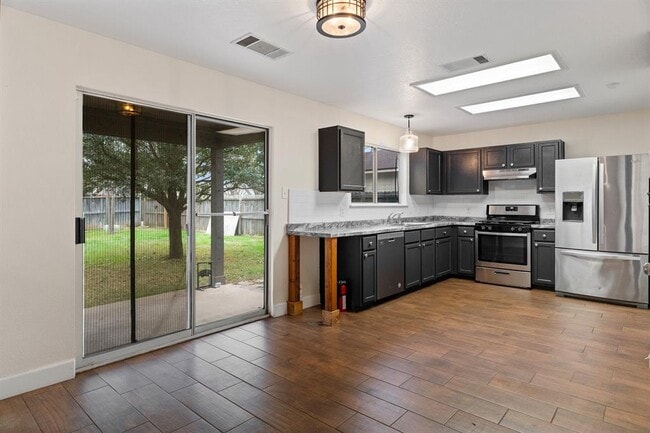 Building Photo - 321 Nicole Way