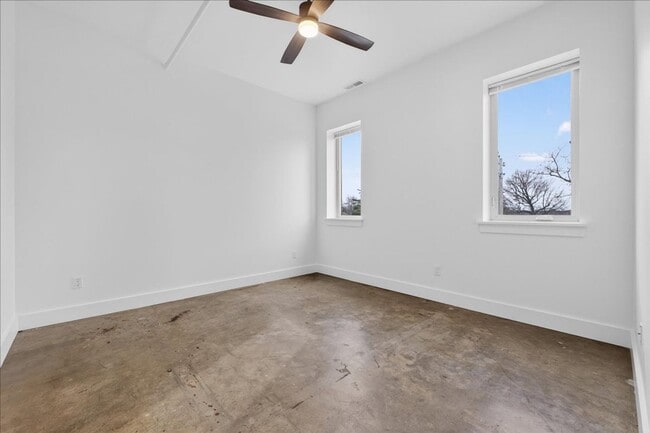 Building Photo - Quince, Fünfzehn, Fifteen!