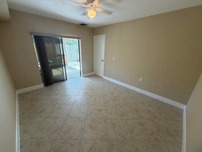 Building Photo - 2407 24th Ln
