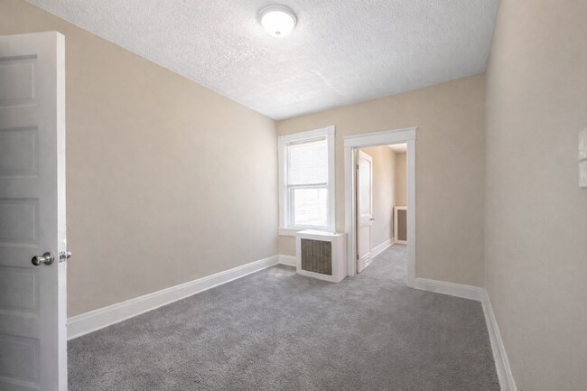 Building Photo - 1215 N Ellwood Ave