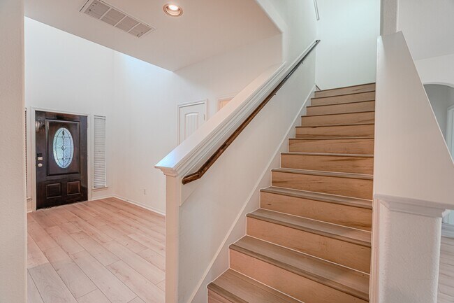 Building Photo - 25507 Marmite Dr