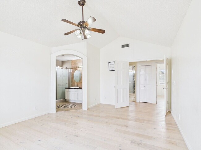 Building Photo - Trade Winds at Gilbert