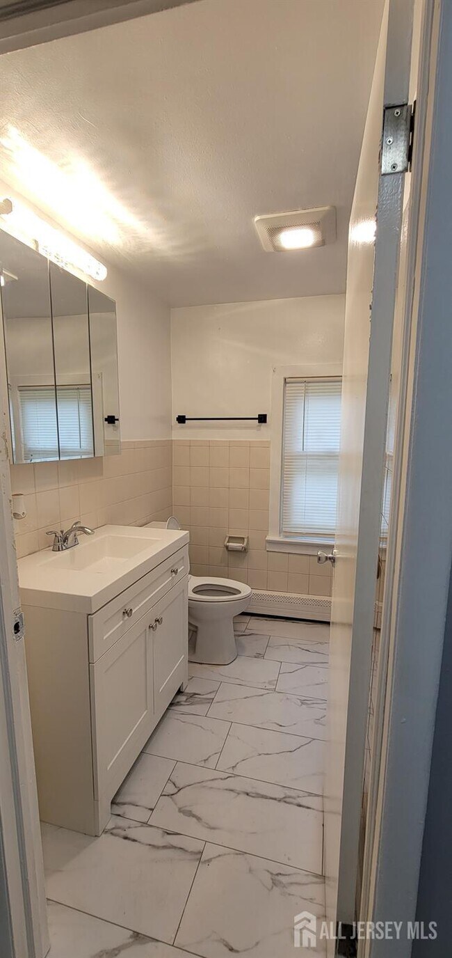 Building Photo - 472 Buckelew Ave