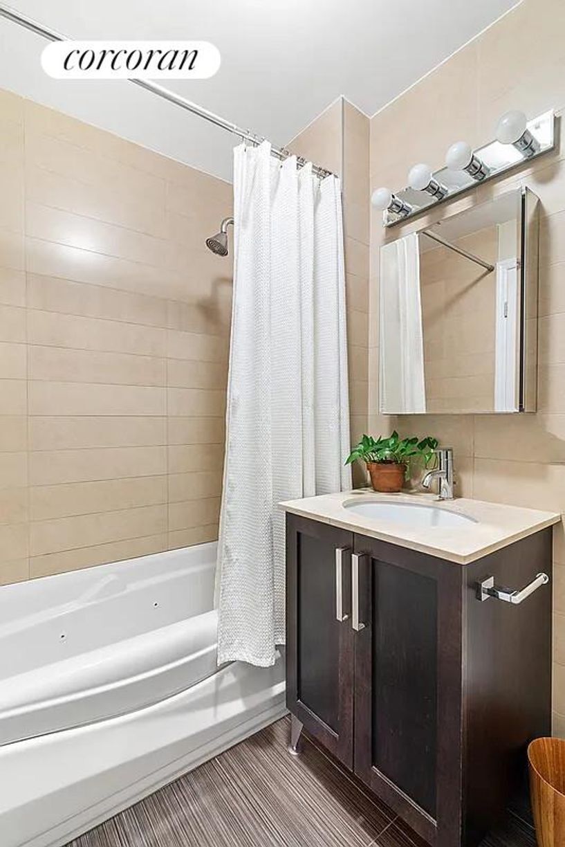 Building Photo - 10 Slocum Pl