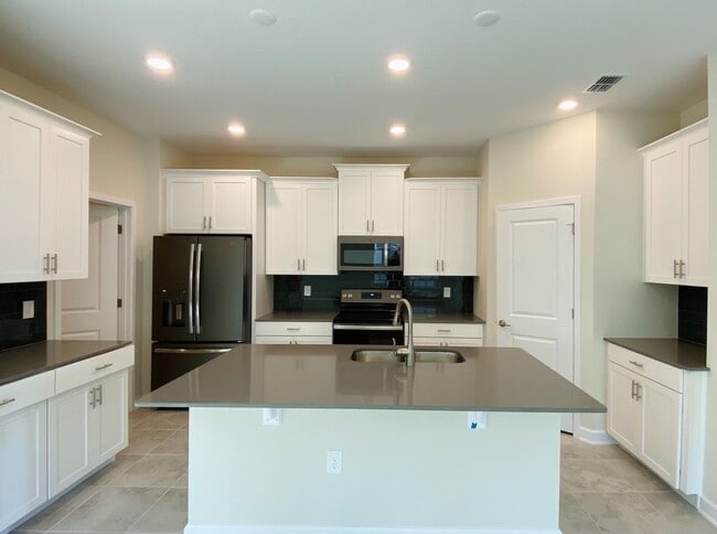 Building Photo - Awesome House for Rent
