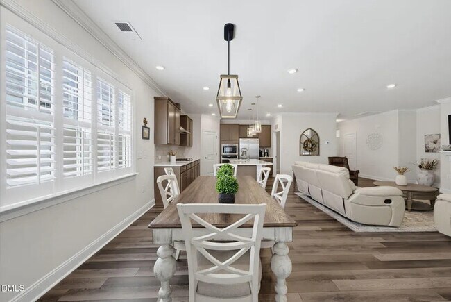 Building Photo - Lease OR Lease to Own