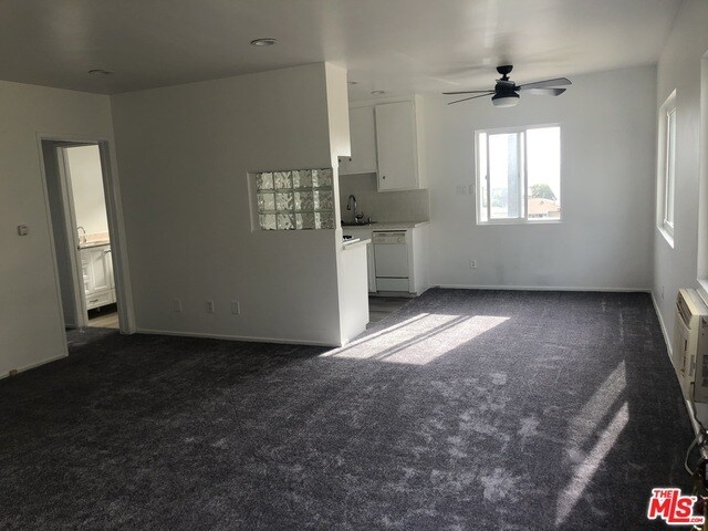 Building Photo - 744 Pier Ave