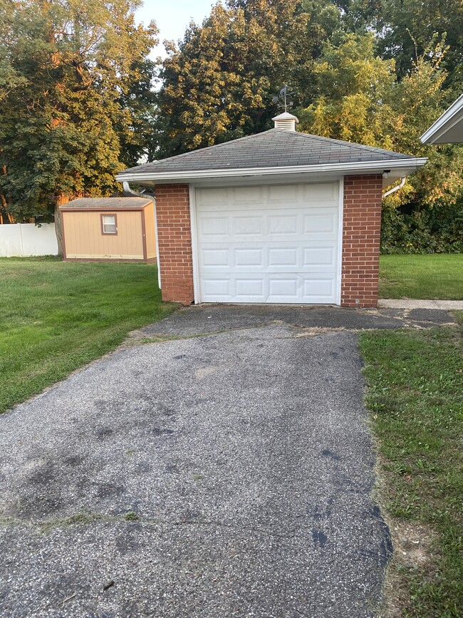 Private garage with door opener - 2608 Gull Rd