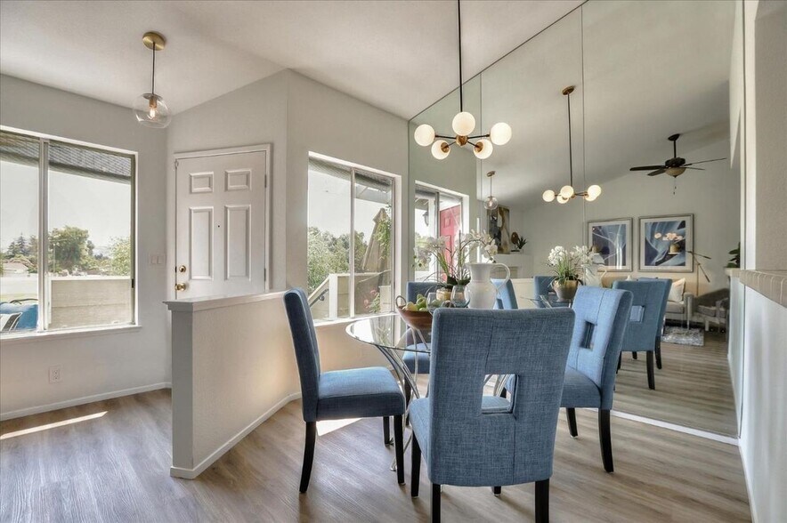 Building Photo - 90 Cherry Ridge Ln