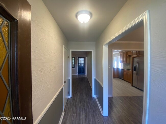 Building Photo - 2437 Bernwood Dr