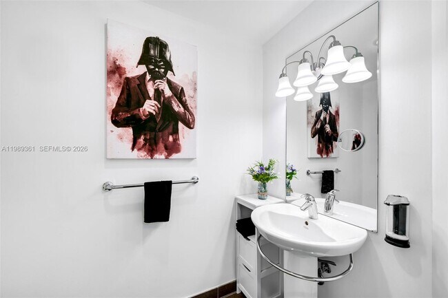 Building Photo - 300 S Biscayne Blvd