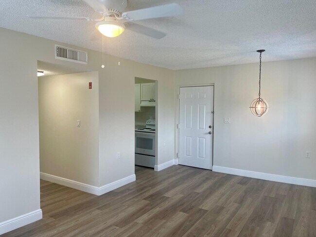 Building Photo - 1089 Benoist Farms Rd