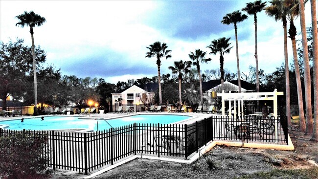 Building Photo - 4285 Summer Landing Dr
