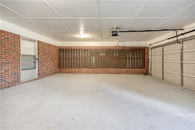 Building Photo - 2174 GA-323