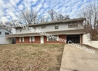 Building Photo - 3 Bed 2 Bath Duplex Now Available!