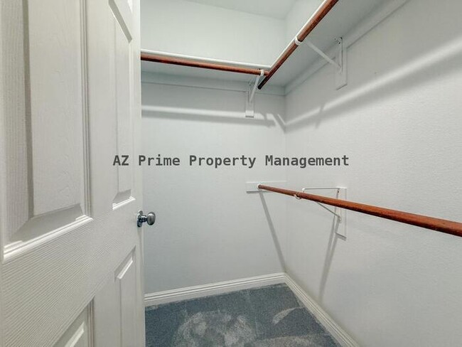 Building Photo - 750 E Northern Ave