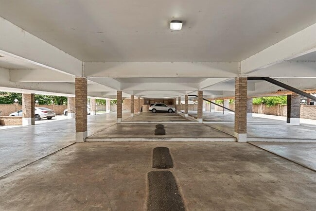 Building Photo - 3316 Guadalupe St