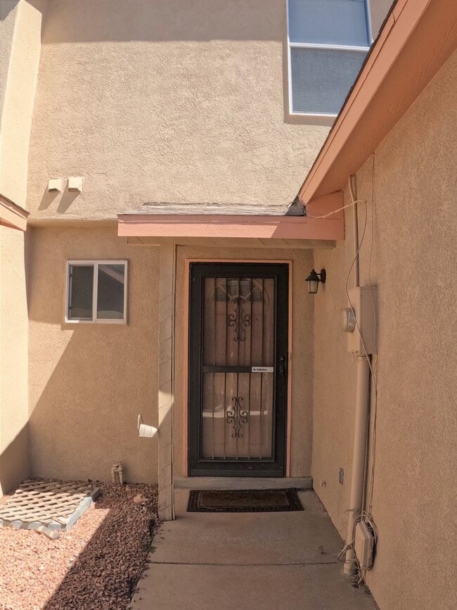 Building Photo - 3867 Thurston Ct