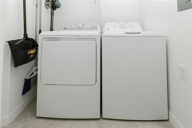 Building Photo - 5555 Double Eagle Cir