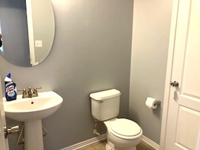 Building Photo - ***Spacious DREAM HOME w/Fresh Paint New A...