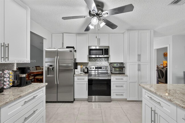 Building Photo - 100 Miramar Ave