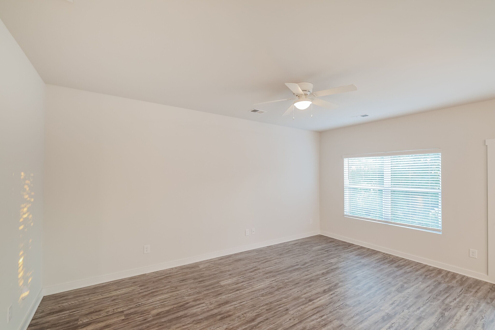 Building Photo - 5537 Cathwick Dr