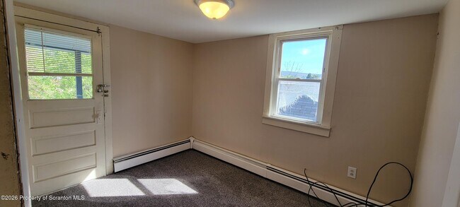 Building Photo - 32 Murray St