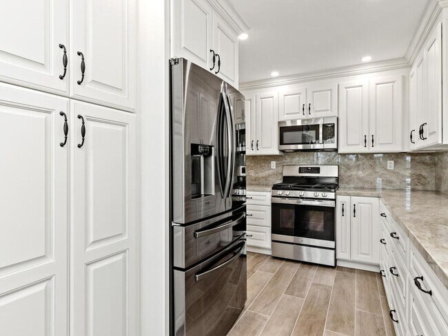 Building Photo - Stunning Fully Remodeled Home in Rancho De...