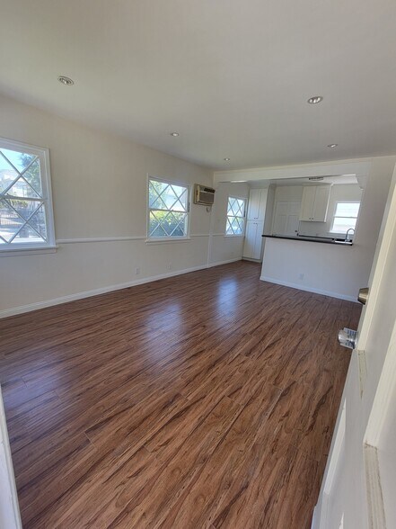 Building Photo - 13626 Leadwell St