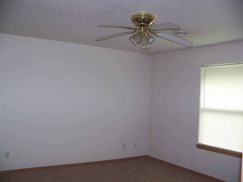 Building Photo - 1428 Morningside Ave N