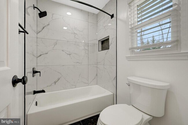 Building Photo - 1108 Bellview Rd