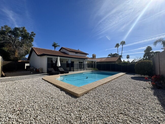 Building Photo - BEAUTIFUL 3 BEDROOM 3 BATH CORNER LOT WITH POOL AND LARGE BACKYARD NORTH SCOTTSDALE