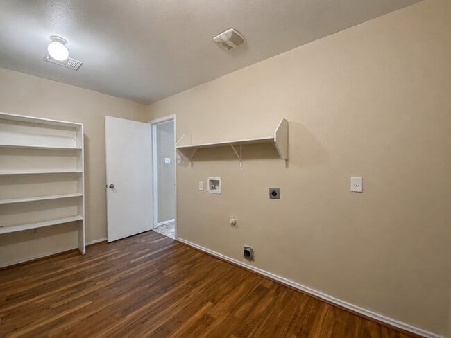Building Photo - 525 Eagles Nest Cove