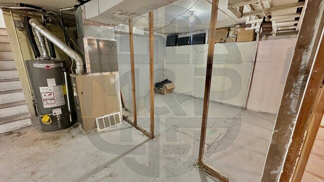 Building Photo - 3615 E Oneida St