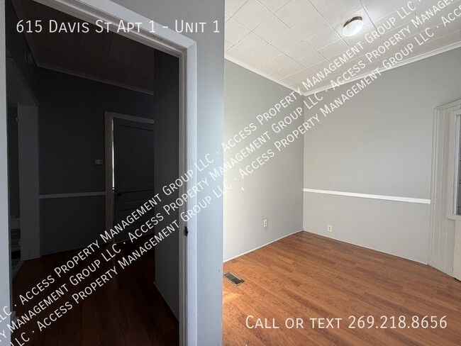 Building Photo - 615 Davis St