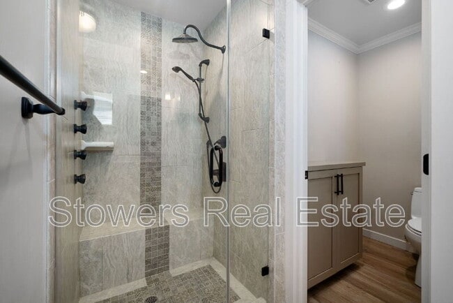 Building Photo - 823 Mohawk Dr