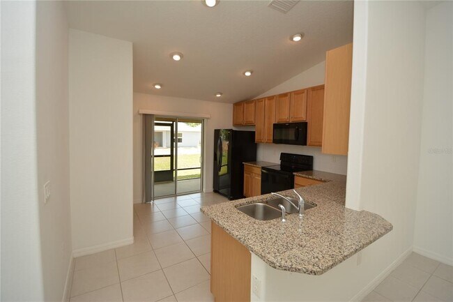 Building Photo - 33 Rosecroft Ln