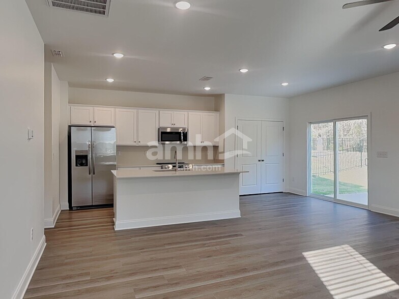 Building Photo - 1203 Livengood Wy