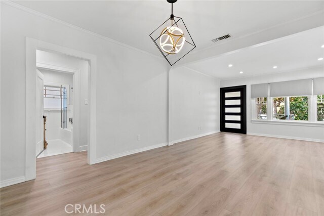 Building Photo - 408 W Dryden St