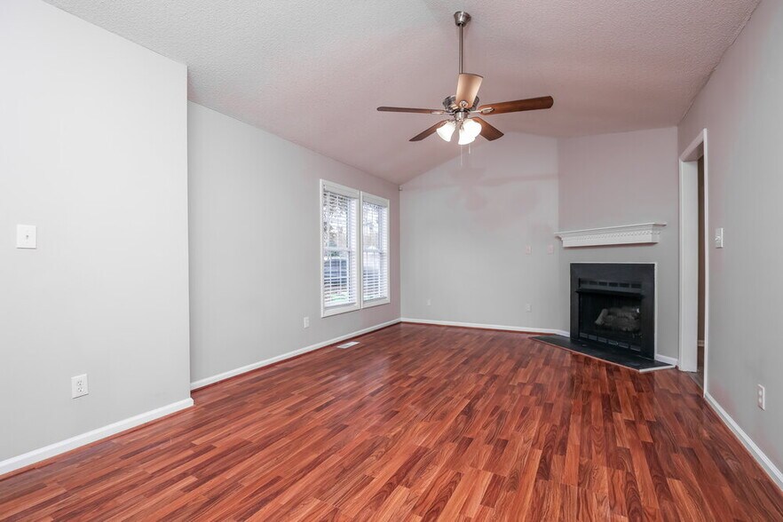 Building Photo - 1461 Smokey Mountain Dr