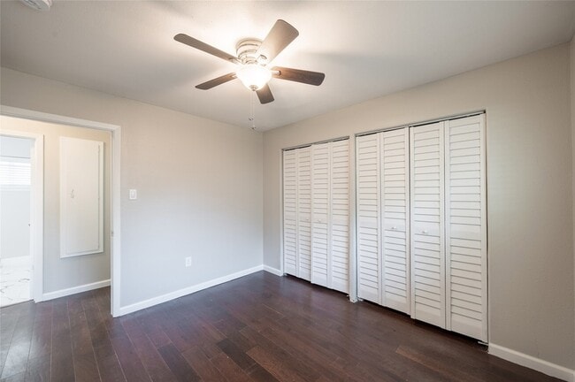 Building Photo - 809 Newport Blvd