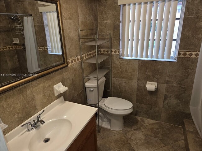 Building Photo - 2359 N Wallen Dr